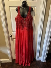 Camille La Vie Red Lace & Chiffon Evening Gown – Size 18
