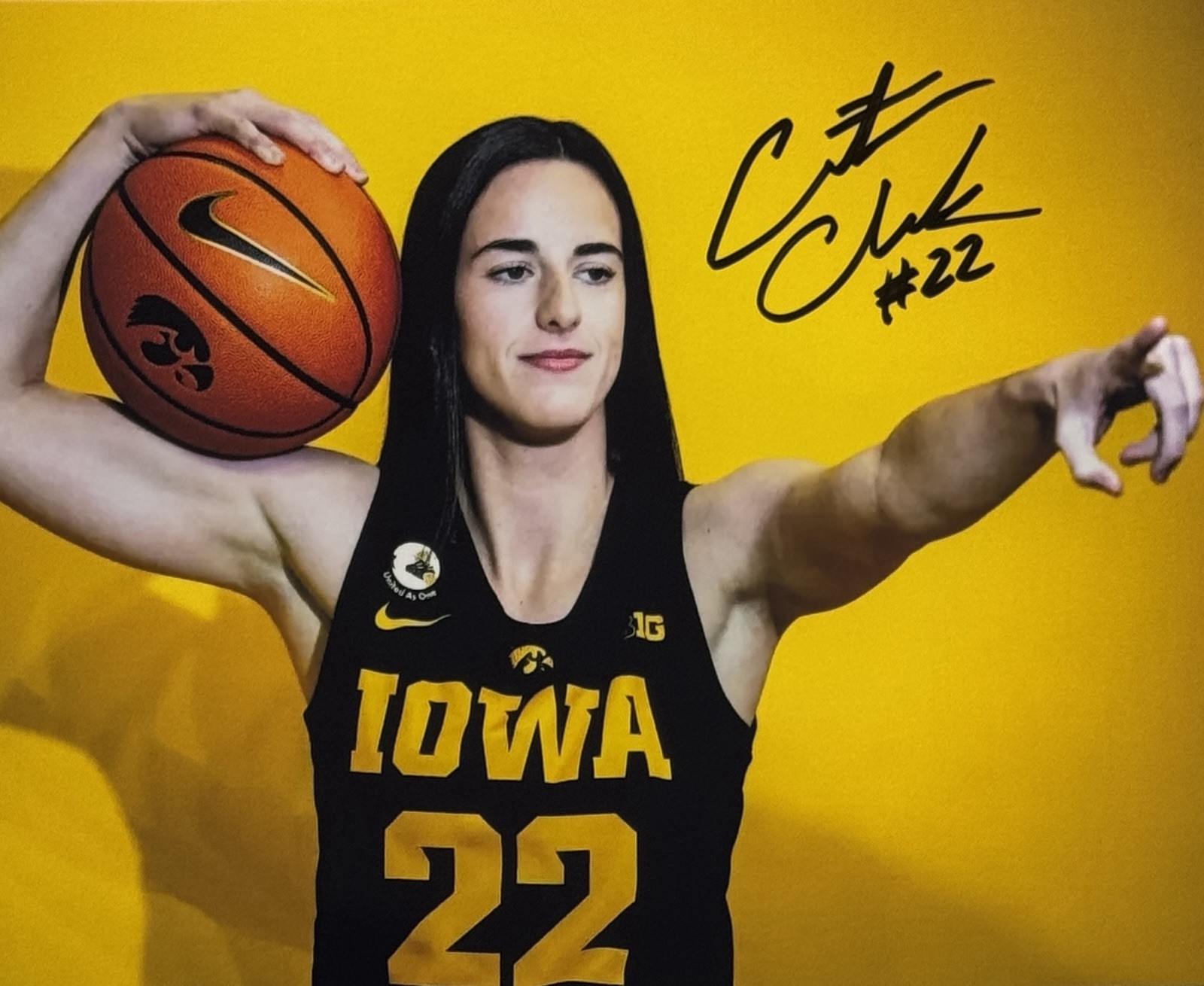 Caitlin Clark - Autographed Signed 8 x 10 Photo w/COA