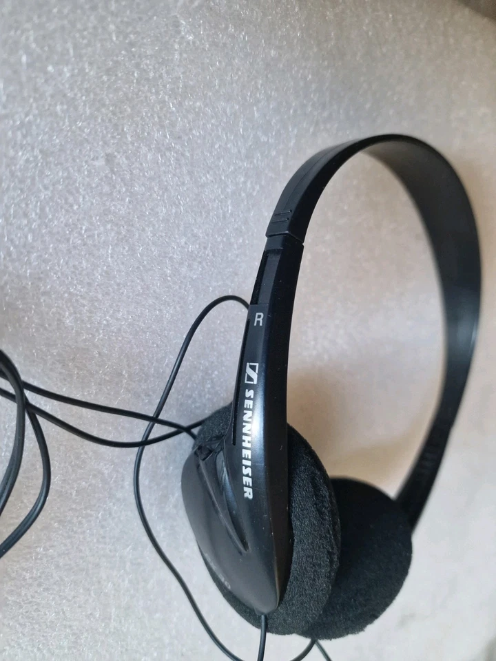 Sennheiser PX 30 Black Wired On-Ear Stereo 3.5mm 3m Cable Replaceable Pads, photo 4 of 5