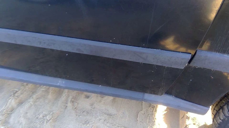 Geo Tracker Driver 1996 moldura delantera izquierda de puerta OEM moldura negra Foto 2 de 4