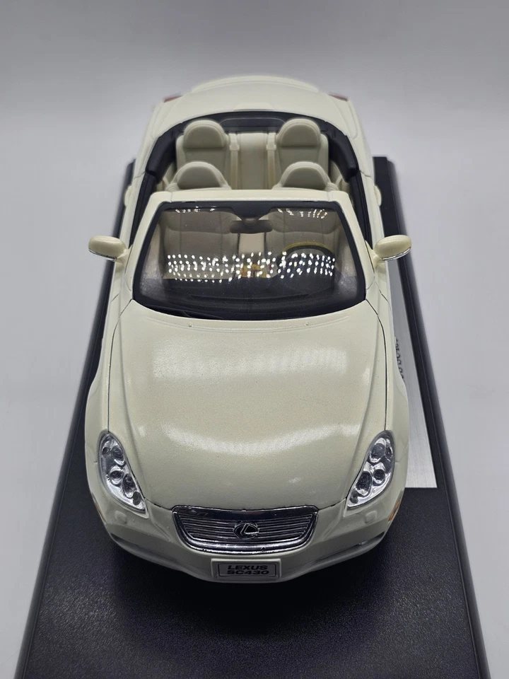 Lexus Sc430 Bianco 1:18 Welly In Box - Immagine 3 di 4