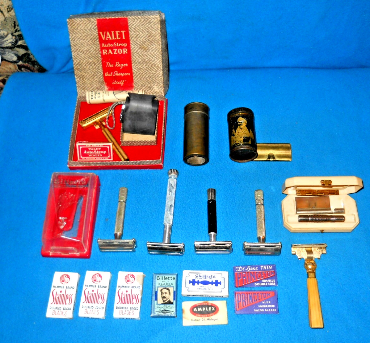S, Unused Razor Blades, Travel Straight Razor, Etc.
