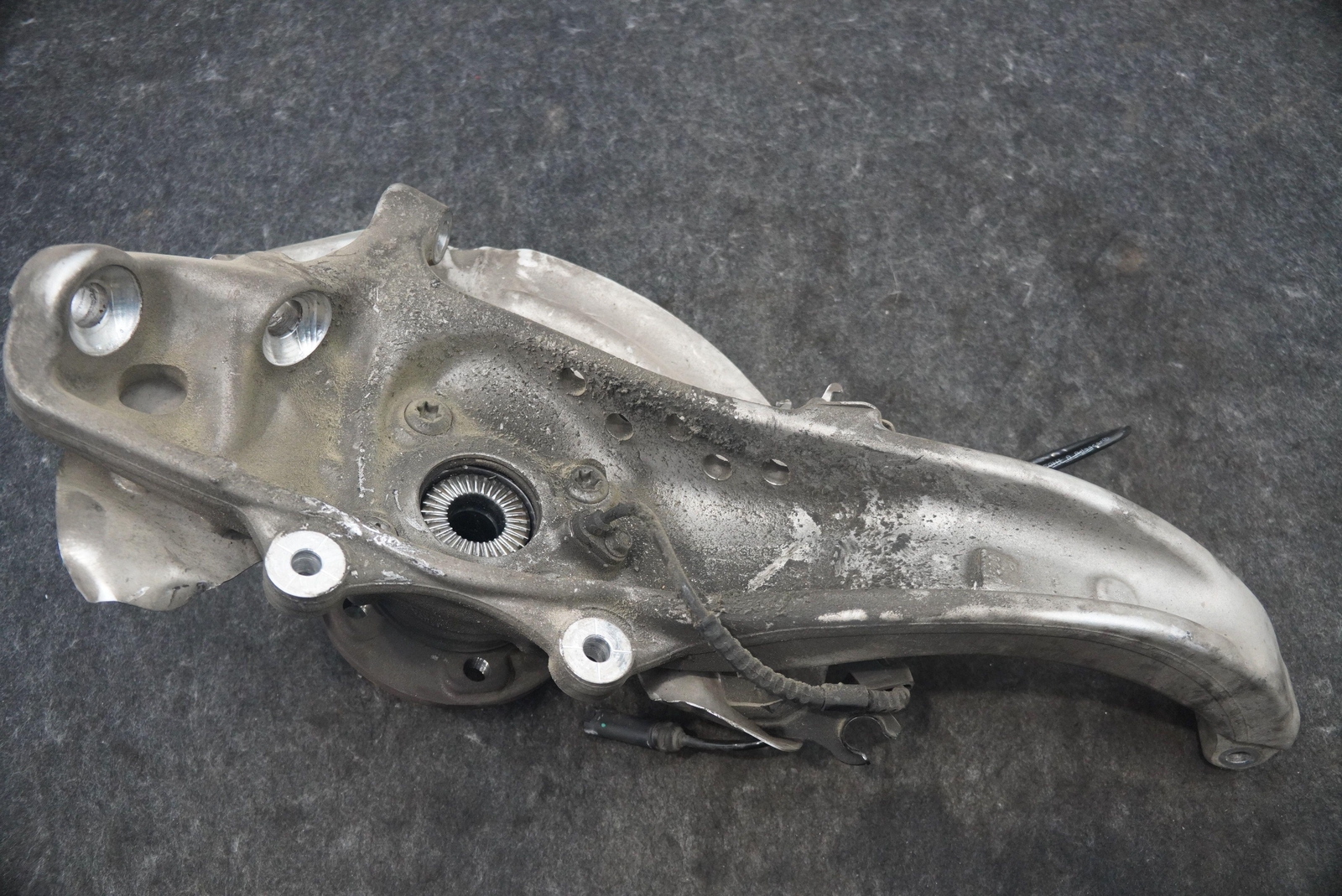 Front Right Spindle Knuckle Hub Wheel Bearing 31216858214 BMW i8 2014-20