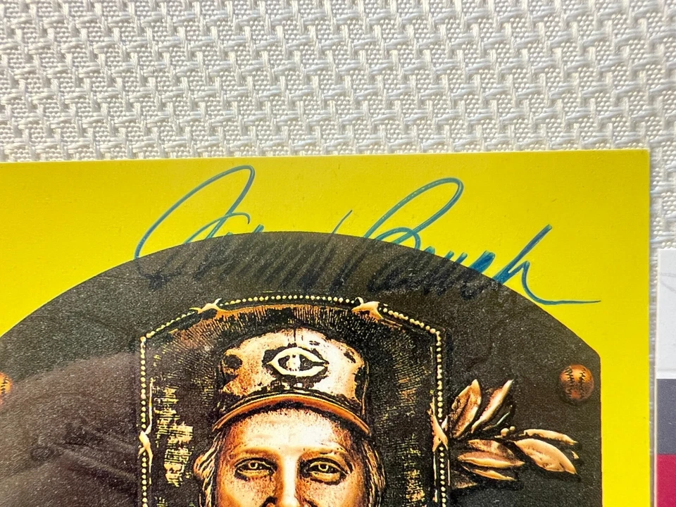 Johnny Bench Signed Autographed Gold Hall of Fame Plaque HOF Postcard Card - Image 2 of 2