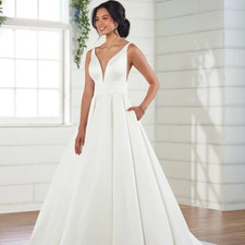 Essense Of Australia Wedding Dress - Style #D3109 - White/Ivory - Size 4