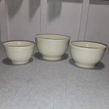 Calphalon Ceramic Stoneware Mixing Serving Nesting Bowls Ivory Set of 3 RARE