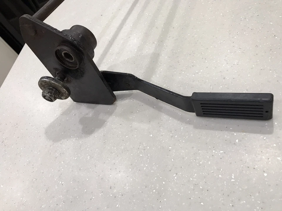 HAYTER Ranger 53 Pro Mower Variable Speed - REAR AXLE AND HEIGHT ADJUSTER LEVER - Image 3 of 4