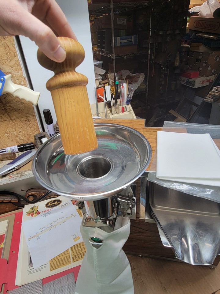 Vintage Norwalk 265 Heavy Duty Hydraulic Food Juicer w/ Bags, Papers & Book eBay