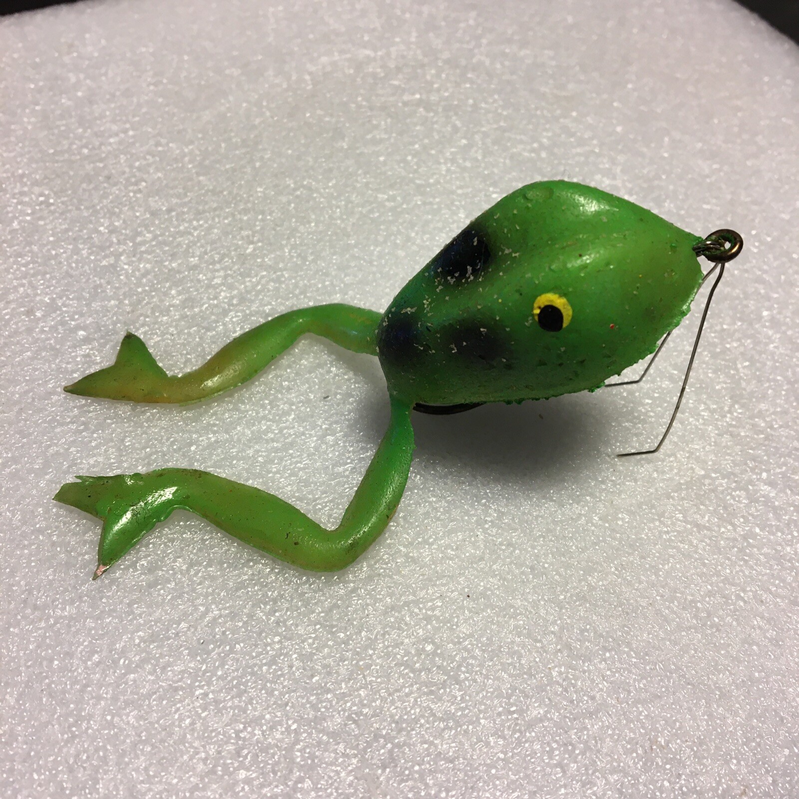 TOPWATER FROG LURE 4” RUBBER GREEN/BLACK VINTAGE