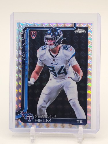 GUNNAR HELM 2025 TOPPS CHROME GEOMETRIC REFRACTOR ROOKIE RC #305 TITANS Q5997
