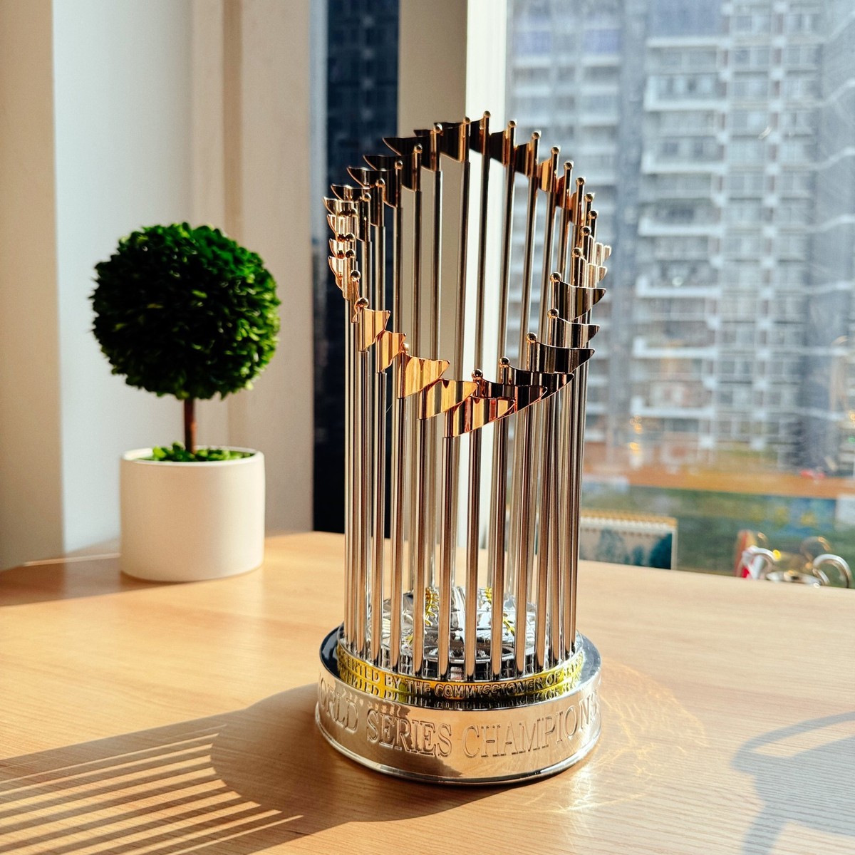 11.8'' MLB World Series Championship Resin Replica Trophy