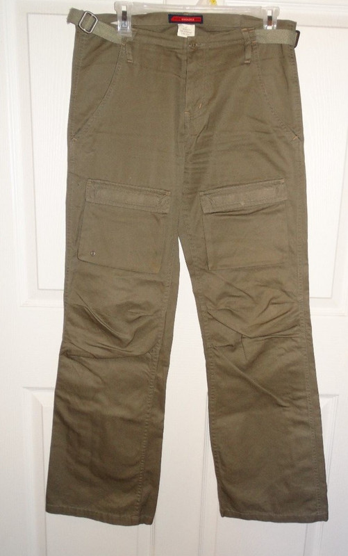 NICE WOMANS BCBG MAXAZRIA CASUAL JEANS PANTS SIZE 6 COLOR GREEN RN #104460