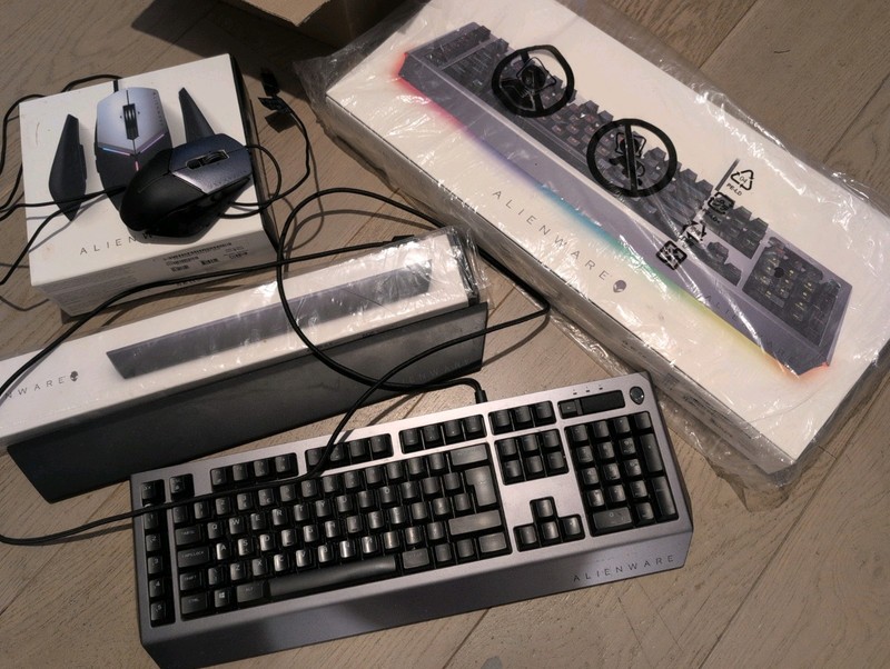 Alienware AW768 Mechanical RGB Keyboard, AW959 Elite Mouse & AW168 Palm Rest