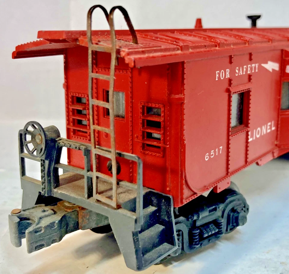 Lionel Lines No. 6517 Bay Window Illuminated Caboose ! - Image 4 of 4