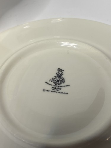 Royal Doulton Jillian H5193 Cup & Saucer Set - Picture 7 of 11