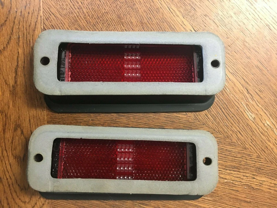 Par de biseles de lente de parachoques marcador lateral Lincoln Continental 1970-73 OEM 15A466 B8T90 Foto 3 de 4