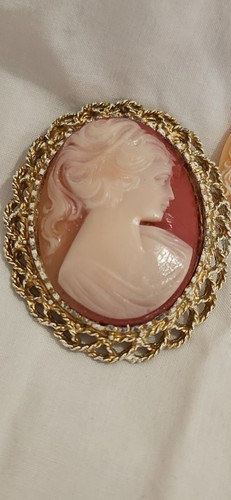Vintage Cameo Brooch and loose lot Pendant Costume Jewelry - Picture 2 of 5