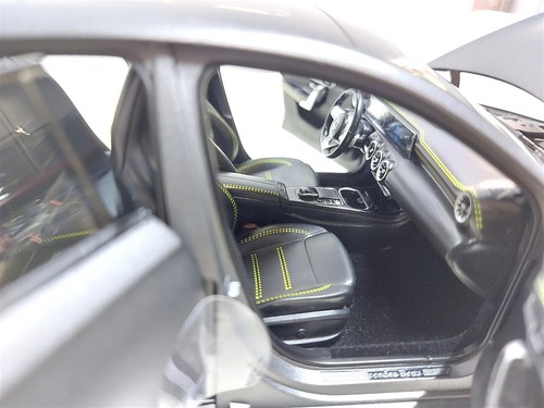 Mercedes-Benz Klasse A W177 Grigio opaco del 2018 - 1/18 Norev - Imagen 8 de 9