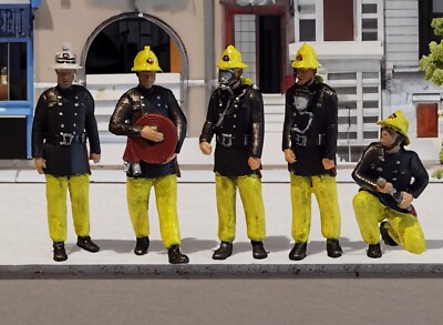 FG08 Firemen Figures - Unpainted OO Scale Resin Model Kit