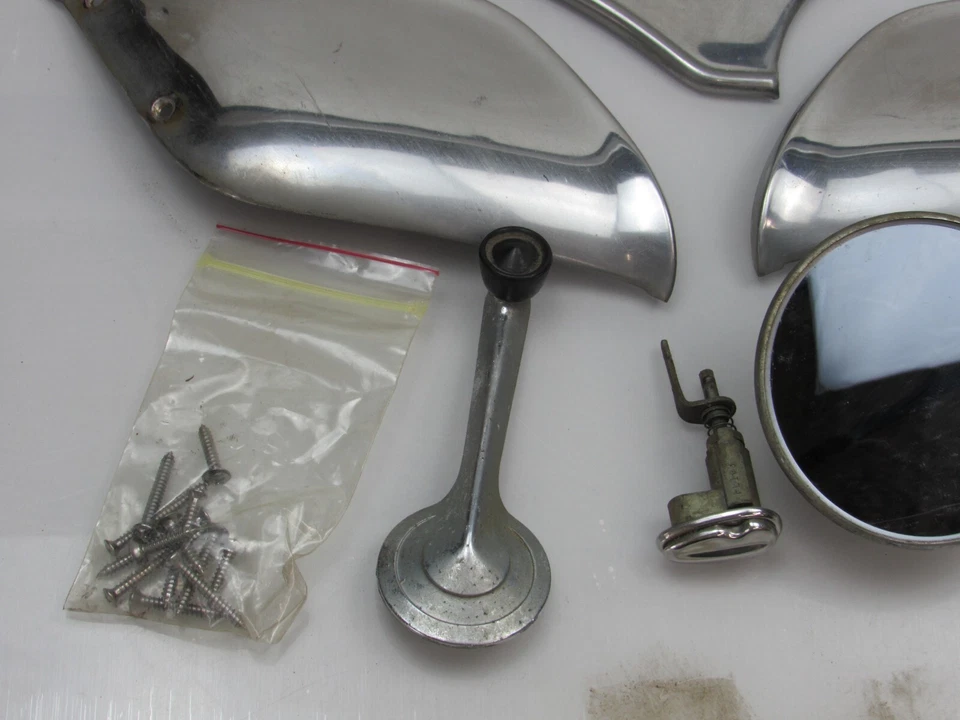 Ford Crestline 1954 piezas originales espejo retrovisor grava protector cerradura lote Foto 4 de 4