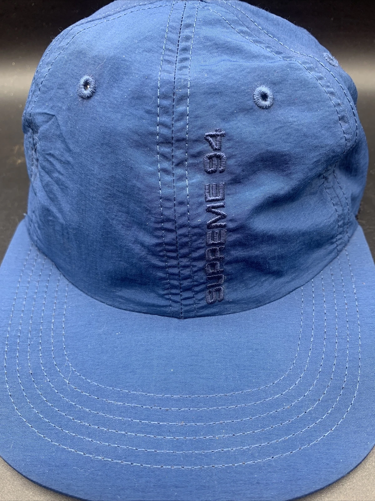 Chapeau bleu SUPREME 94 nylon 6 panneaux