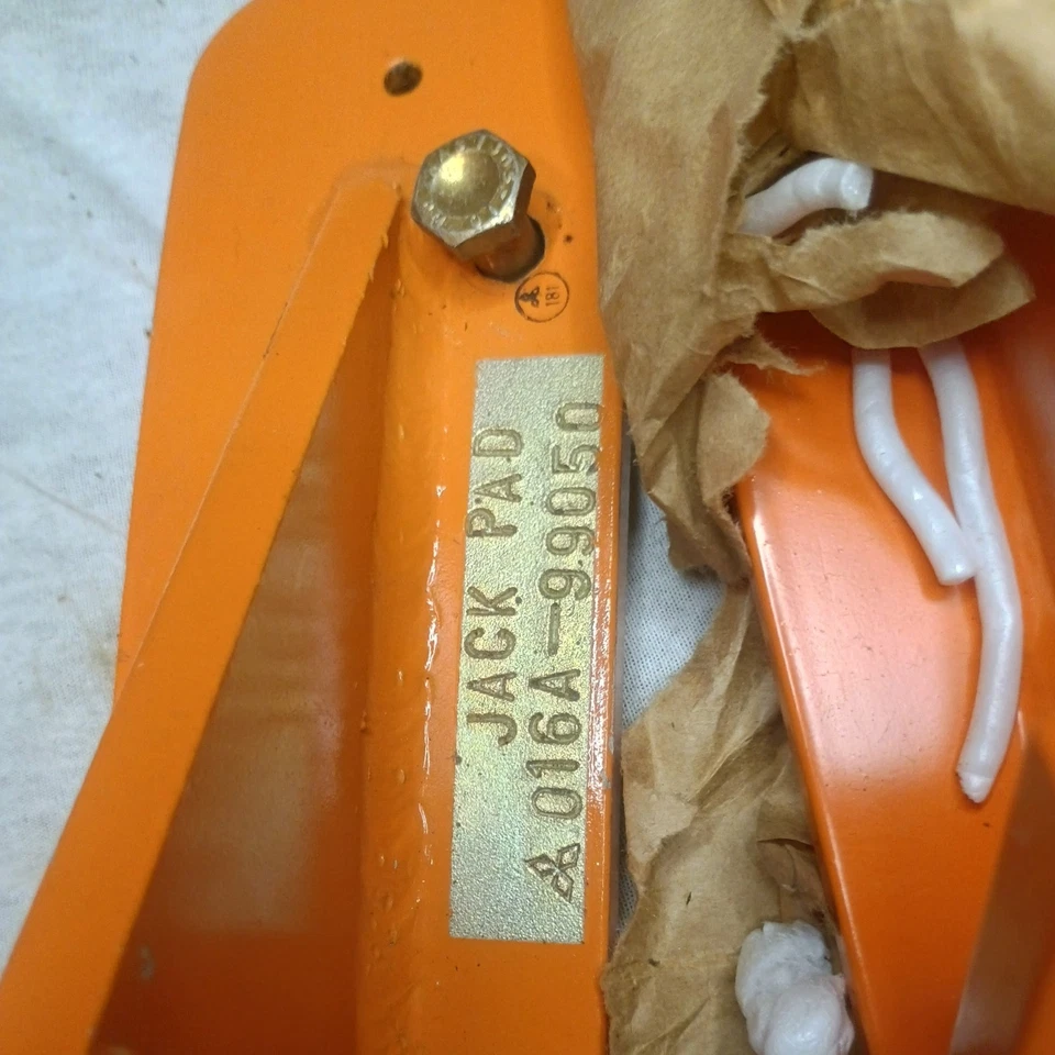 Almohadillas de gato, nariz y alas Mitsubishi MU-2 - 016A-99050, 016A-99069-2, 016A99069-1 Foto 3 de 4