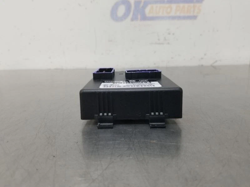 Jeep Grand Cherokee 19 2019 módulo de control de puerta levadiza 68140669af Foto 3 de 4