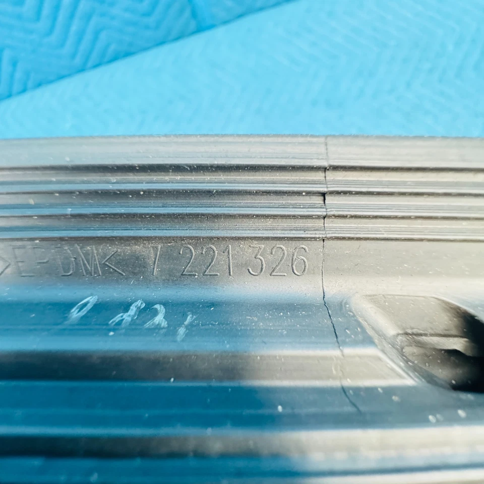 BMW 650i 2012-2017 sello de resistencia para puerta del conductor delantero derecho OEM 7221326 Foto 3 de 4