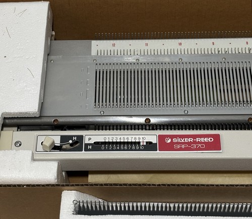 SILVER REED SRP-370 Rubber Knitting Machine Pile Rib Knitter - Excellent! - Bild 2 von 9