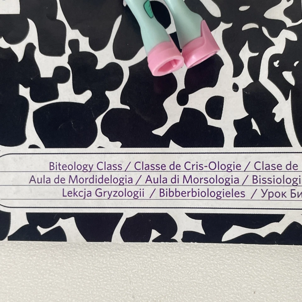 Mega Bloks Monster High Biteology Class Building Set - Lagoona Figure - Image 2 of 4