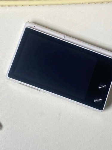 Samsung MV800 Flip-out Selfie 5x Zoom 16 Megapixels Touch Vlog Camera - English - Picture 18 of 24