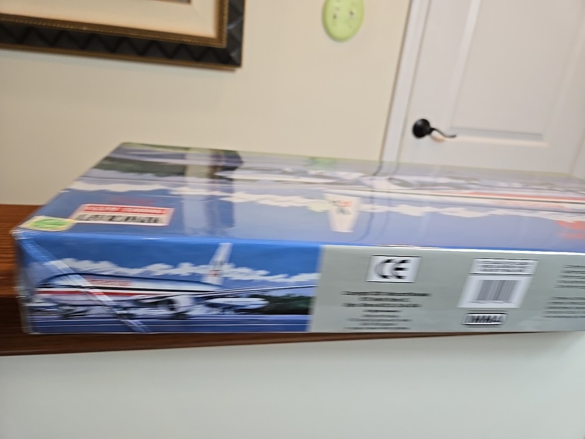Maquette Avion Minicraft 1/144 - Boeing 777-200 American Airlines (Neuf)