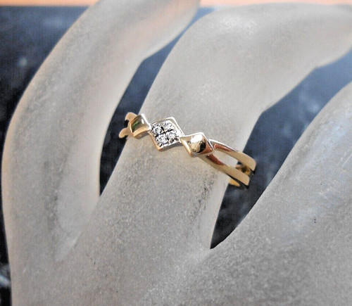 Bague en or jaune 18 K sertie