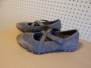 skechers cross strap