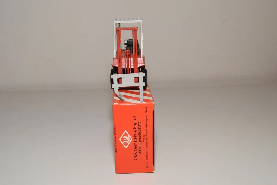 A31 1:25 NZG N.Z.G. 173 O&A V25 CARRELLO ELEVATORE CARRELLO ELEVATORE ROSSO B... - Immagine 3 di 4