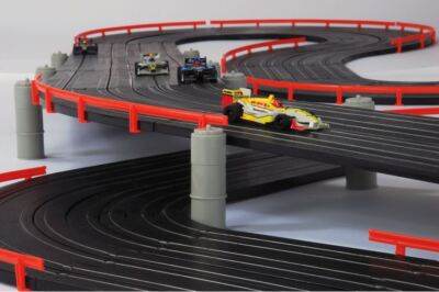 AFX 21018 Super International Raceway MG+ Complete RTR HO