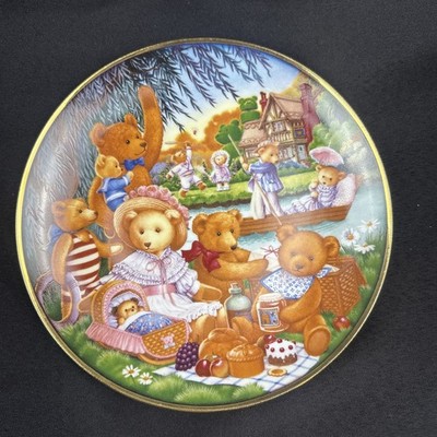 Franklin Mint  A Teddy Bear Picnic 8'' Plate 1991 Limited Edition by Carol Lawson
