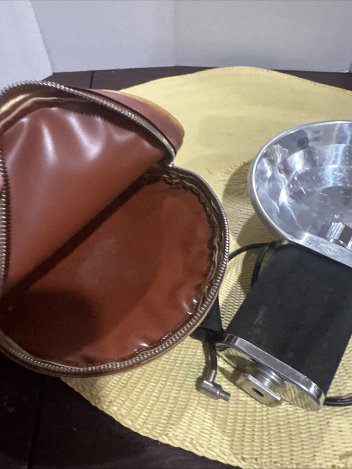 Unidad Flash AGFA con Bombilla Reflector y Estuche Accesorio Fotográfico Vintage Alemania Foto 4 de 4