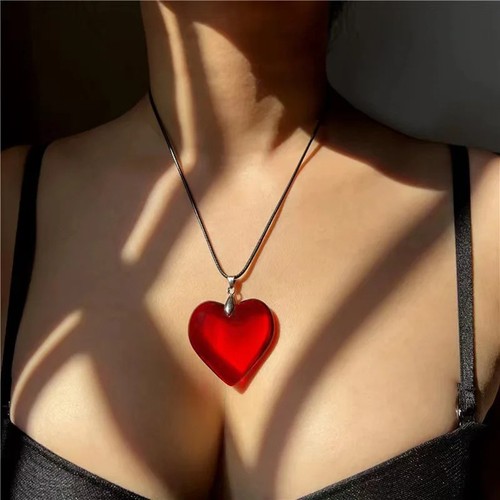 Trendige Y2K rote Herz Halskette für Damen - großes Glas Herz Choker Schmuck - Bild 4 von 17