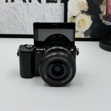 Sony Alpha A5000 Mirrorless Camera w/ 16-50mm lens 20.1MP Tiltable Screen- Black