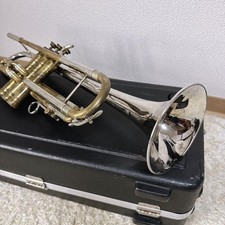 Buescher Super 400 trumpet mouthpiece with hard case