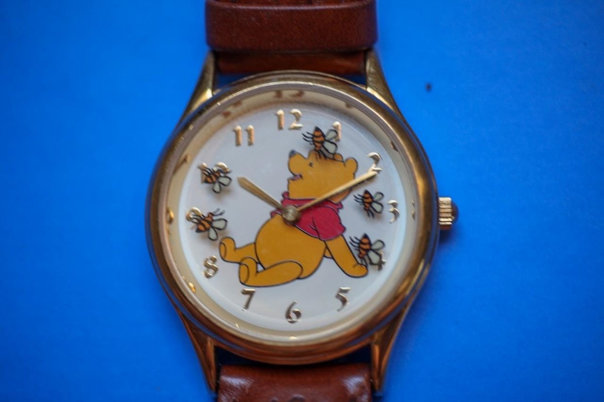 Disney WINNIE THE POOH Watch Floating Bees Rotating Bees 