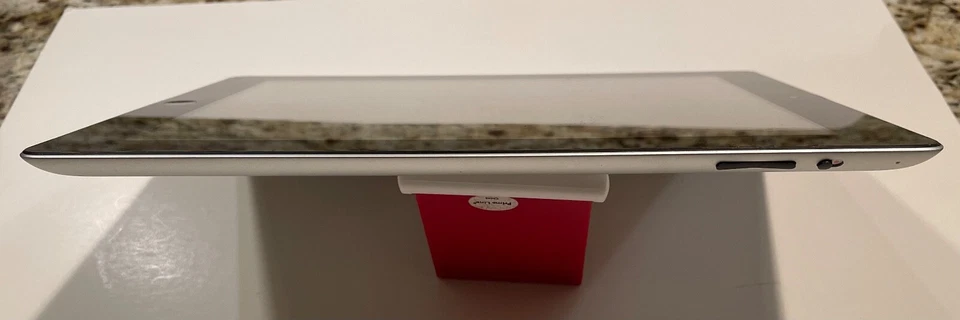 Apple iPad 2 16GB, Wi-Fi + Cellular (Unlocked), A1396, 9.7in - Black - Image 4 of 4