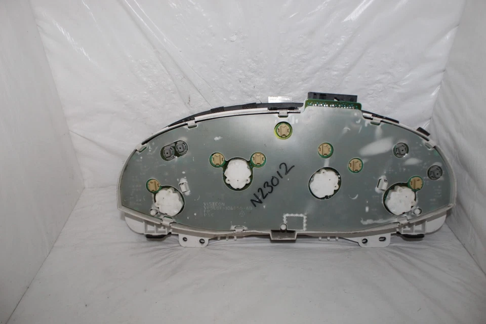 Cuadro de instrumentos velocímetro medidores 05 06 Mazda Tribute 141.528 millas Foto 4 de 4