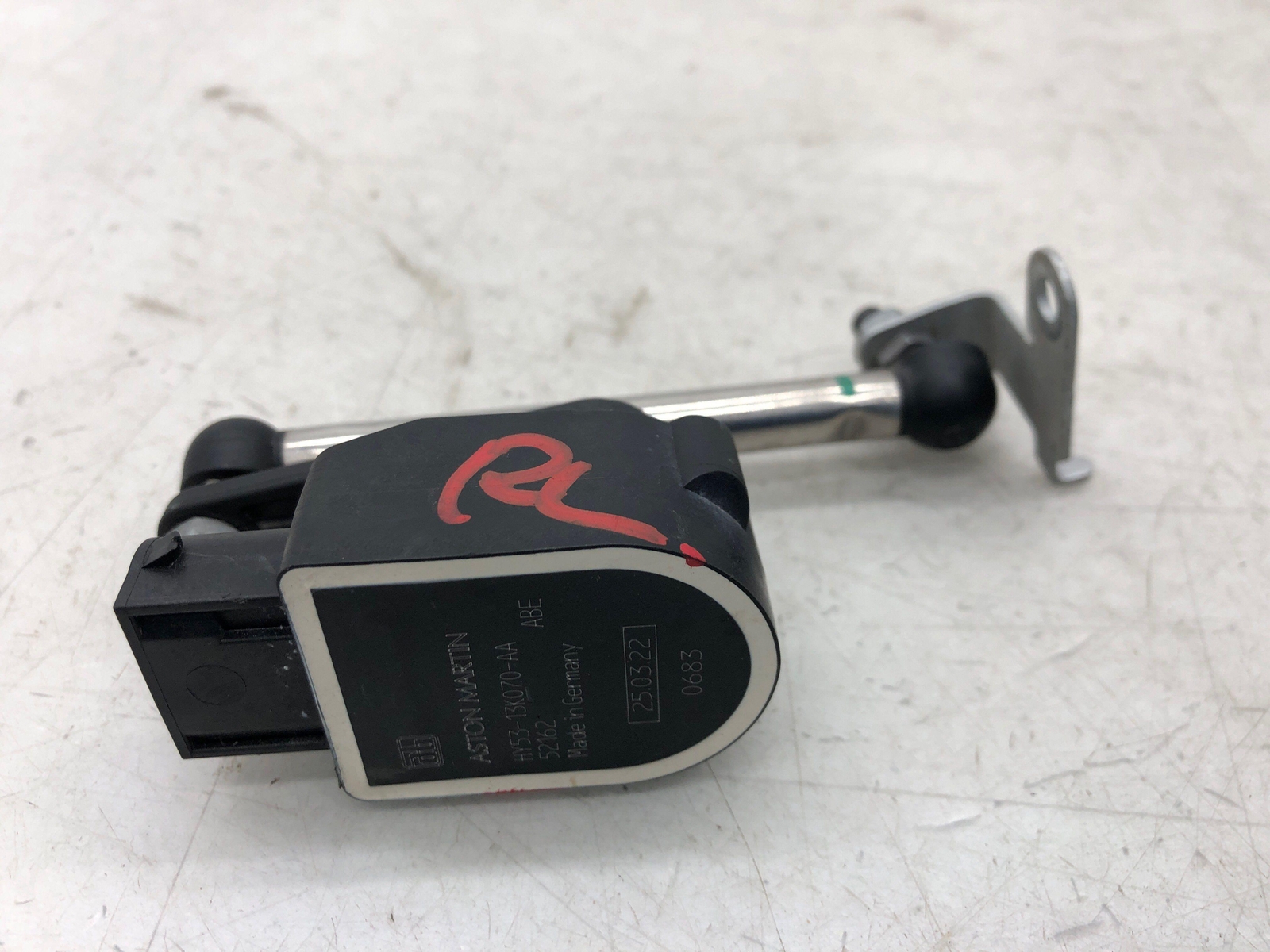 2019-2023 ASTON MARTIN VANTAGE REAR RIDE HEIGHT LEVEL SENSOR SET HY53-13K070-AA