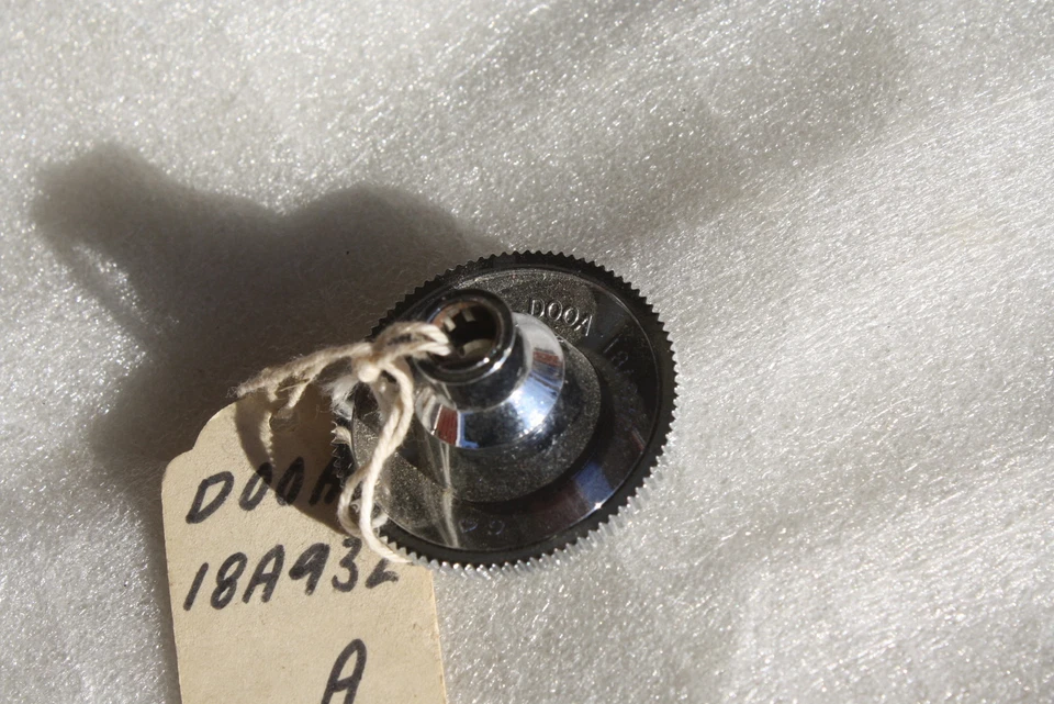 NOS 1970 1971 Ford Fairlane Torino Ranchero Radio Knob  D0AA-18A932-A - Image 3 of 4