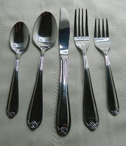 Hampton Silversmiths Stainless Flatware 64 pc 12 Place Settings+4pc Serving Set - Picture 12 of 16