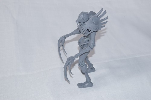 McFarlane Toys Warhammer 40,000 Necron Flayed One 7" Action Figure - Picture 5 of 9