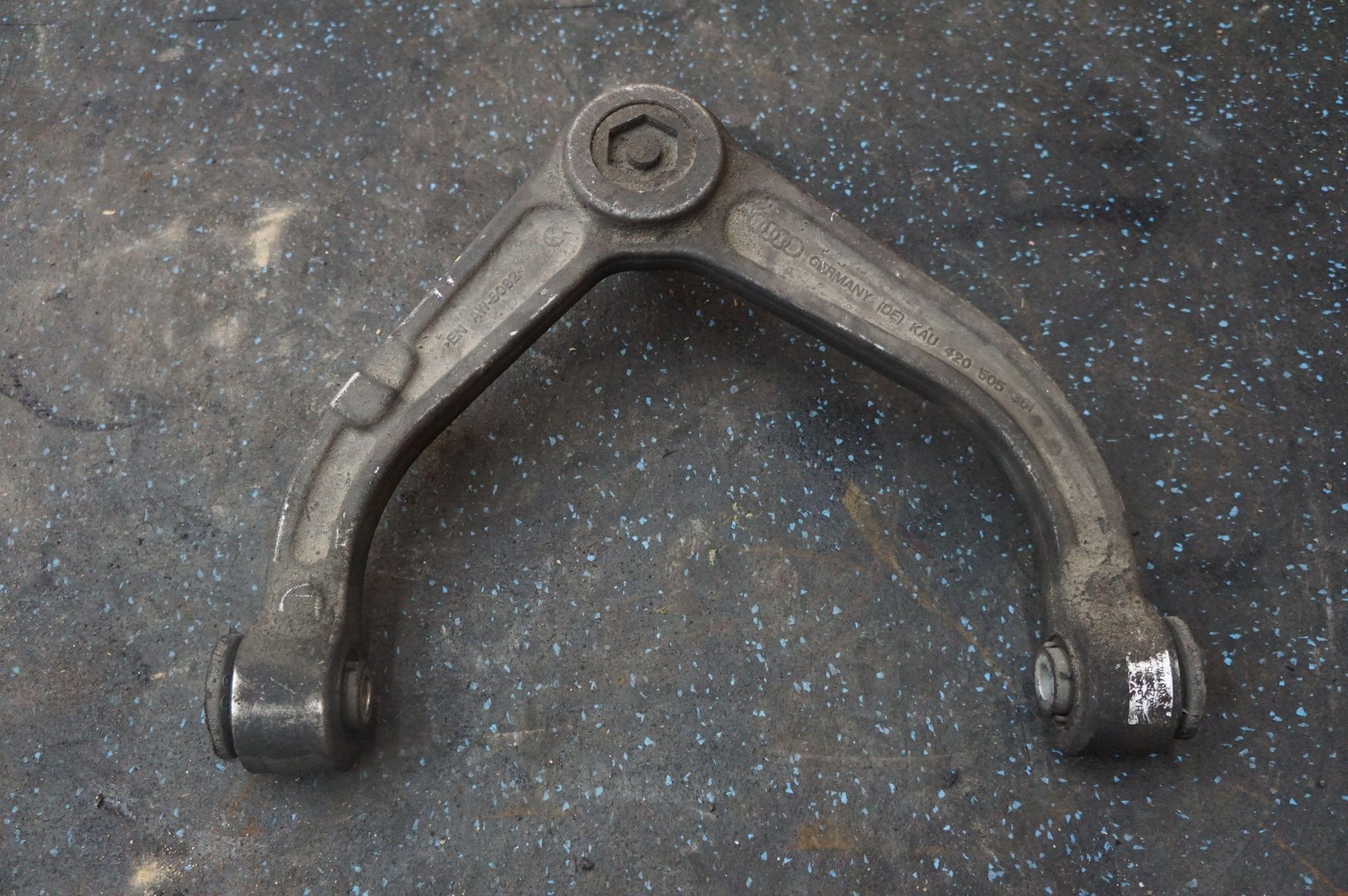 Rear Right Passenger Side Upper Control Arm 420505324D OEM Audi R8 2008-2015