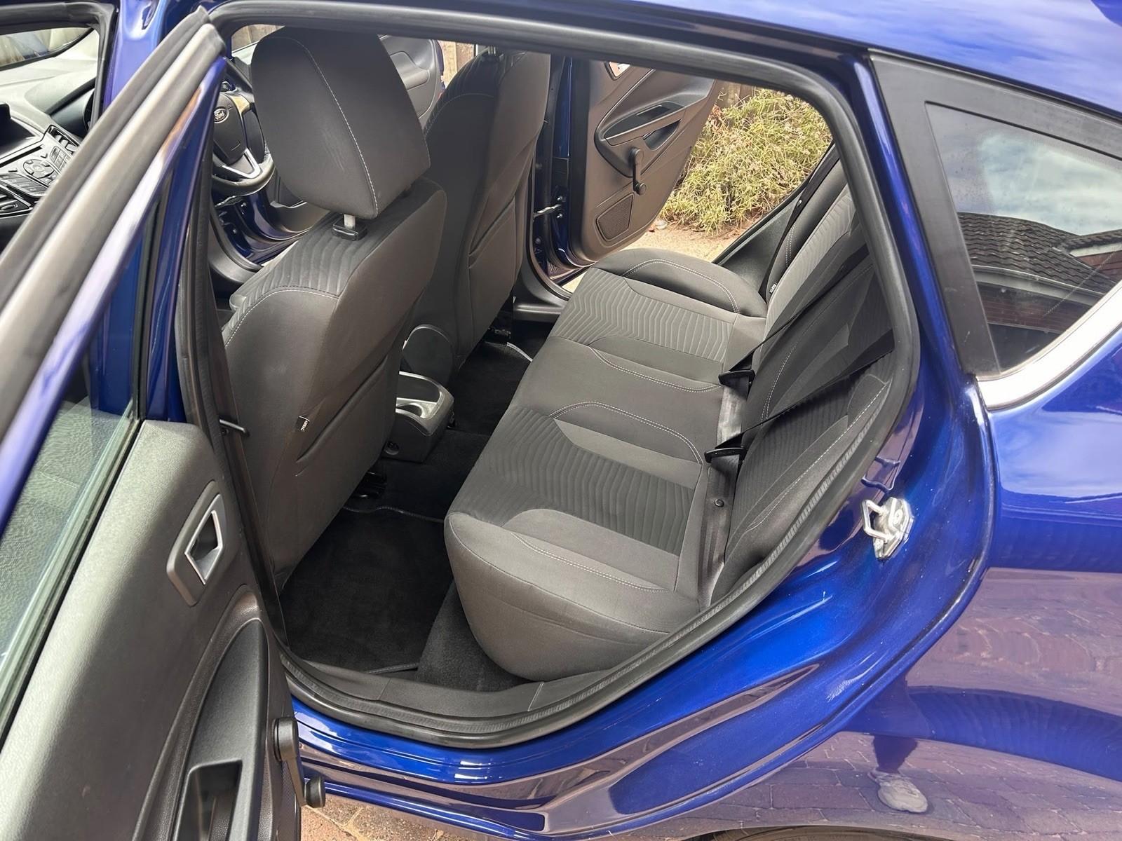 2017 Ford Fiesta, photograph 8